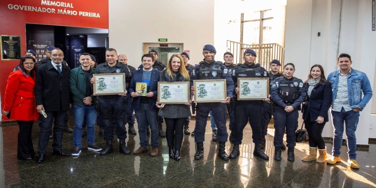 Servidores da Guarda Municipal recebem homenagens em sessão solene da Câmara