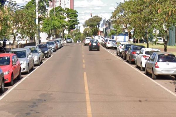Rua Pernambuco: Transitar pede atenção de condutores durante execução de obras