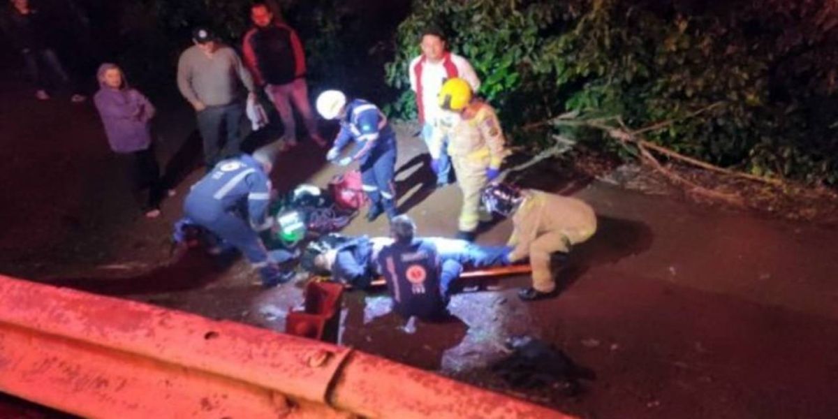 Grave acidente na PR-317 deixa motociclista morto no local