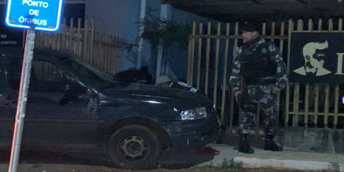 Jovem de 23 anos é baleado no tórax e pede ajuda em residência no Jardim Melissa em Cascavel