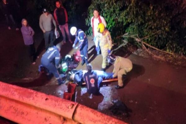 Grave acidente na PR-317 deixa motociclista morto no local