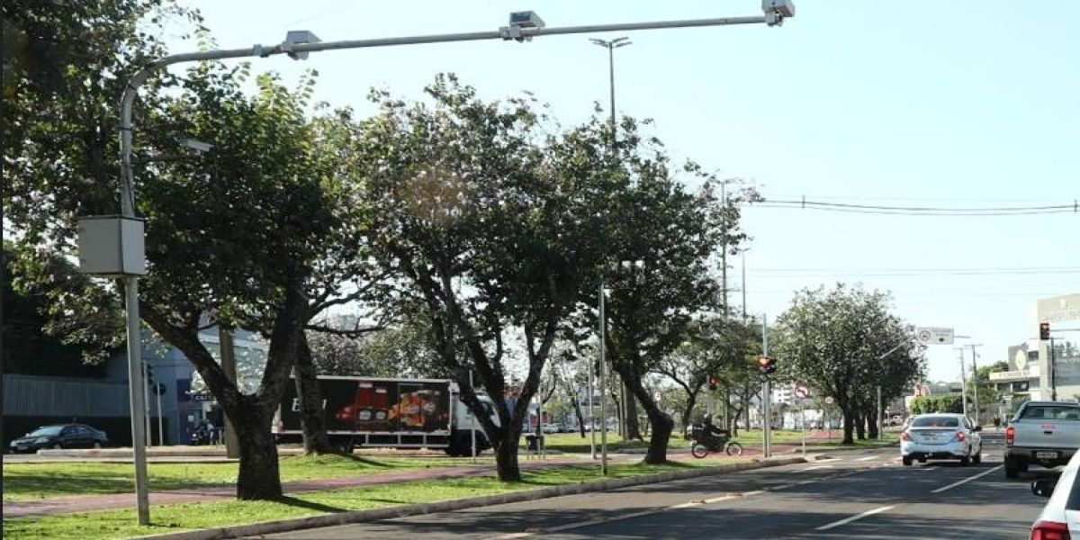 Com 80% de cruzamentos semaforizados liderando ranking de acidentes, 22 passam a ter radar