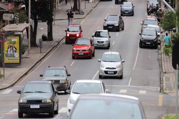 Contribuintes com IPVA atrasado podem parcelar o imposto devido; veja as opções