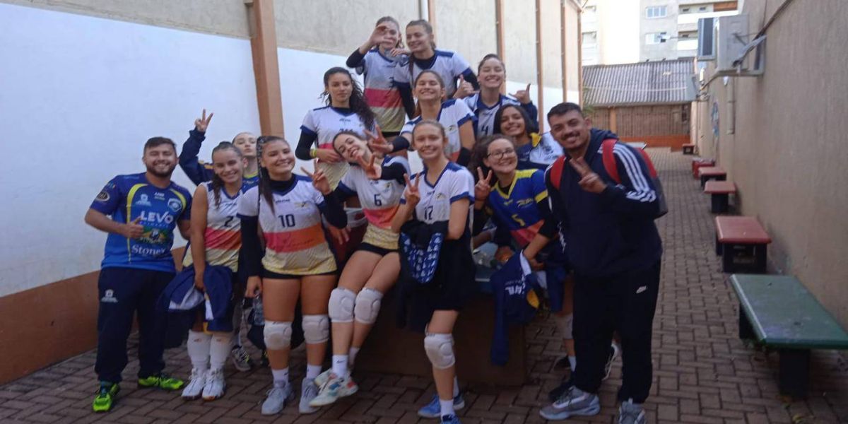 Atletas do VCC representaram Cascavel nos Jogos Escolares fase Macrorregional