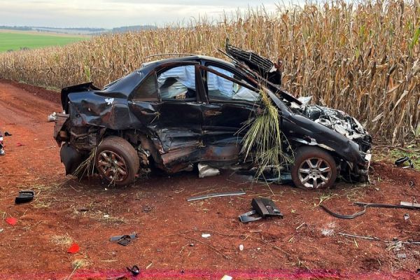 Imagem referente a notícia: Homem morre após capotar Mercedes Bens na BR-369, em Cascavel