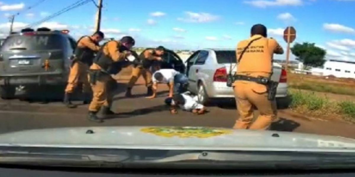 Câmera instalada em viatura mostra perseguição policial no norte do Paraná