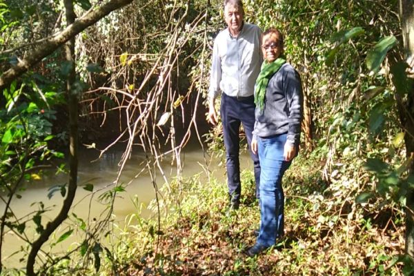 Comissão de Meio Ambiente denuncia descarte de lixo no Rio Cascavel
