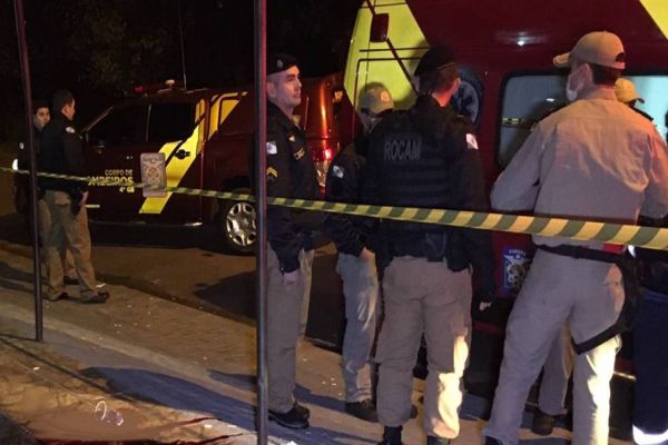 Homens são espancados com tacos de madeira no Bairro Santa Felicidade em Cascavel
