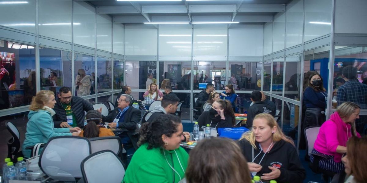 Pequenas empresas projetam R$ 7,8 milhões em negócios após Expo Turismo Paraná