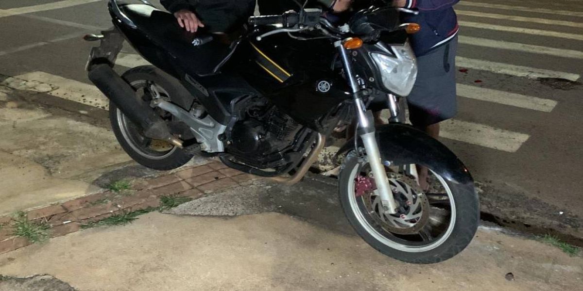 Entregador fica ferido após colisão na Avenida das Pombas no Jardim Clarito em Cascavel