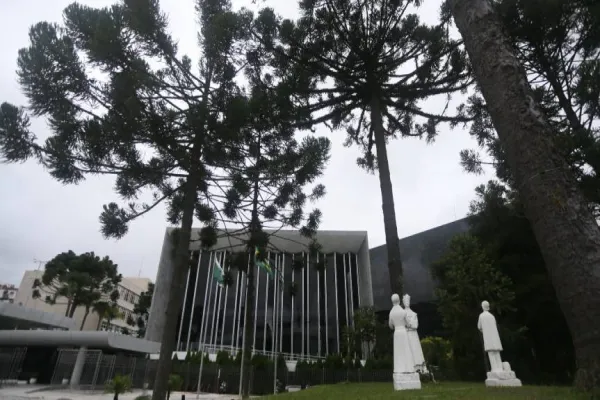 Foto relacionada a notícia: Deputados votam propostas que ampliam o efetivo da PM e alteram a estrutura de órgãos do Executivo