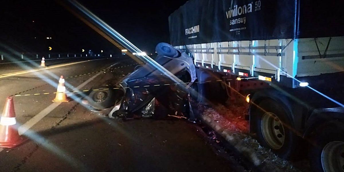 Homem morre após forte colisão entre carro e bitrem na BR-277 em Nova Laranjeiras