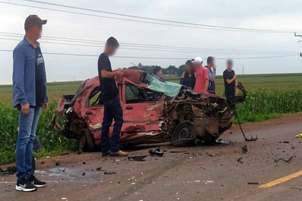 Duas pessoas morrem e outras três ficam gravemente feridas em colisão na PR-317 em Toledo