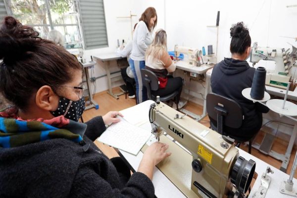 Oficinas gratuitas capacitam cascavelenses ao mercado de trabalho e para empreender