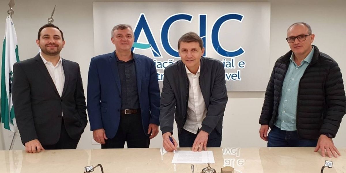 Acic e Sicredi firmam convênio que traz benefícios a empresas