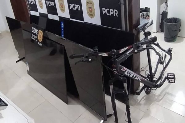 Duas pessoas são detidas pelo GDE da Polícia Civil com televisores furtados no Bairro Esmeralda
