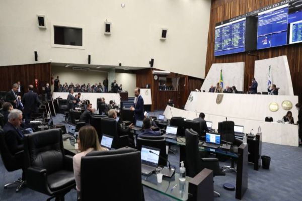Assembleia aprova projeto que promove carreiras no Ensino Superior do Paraná
