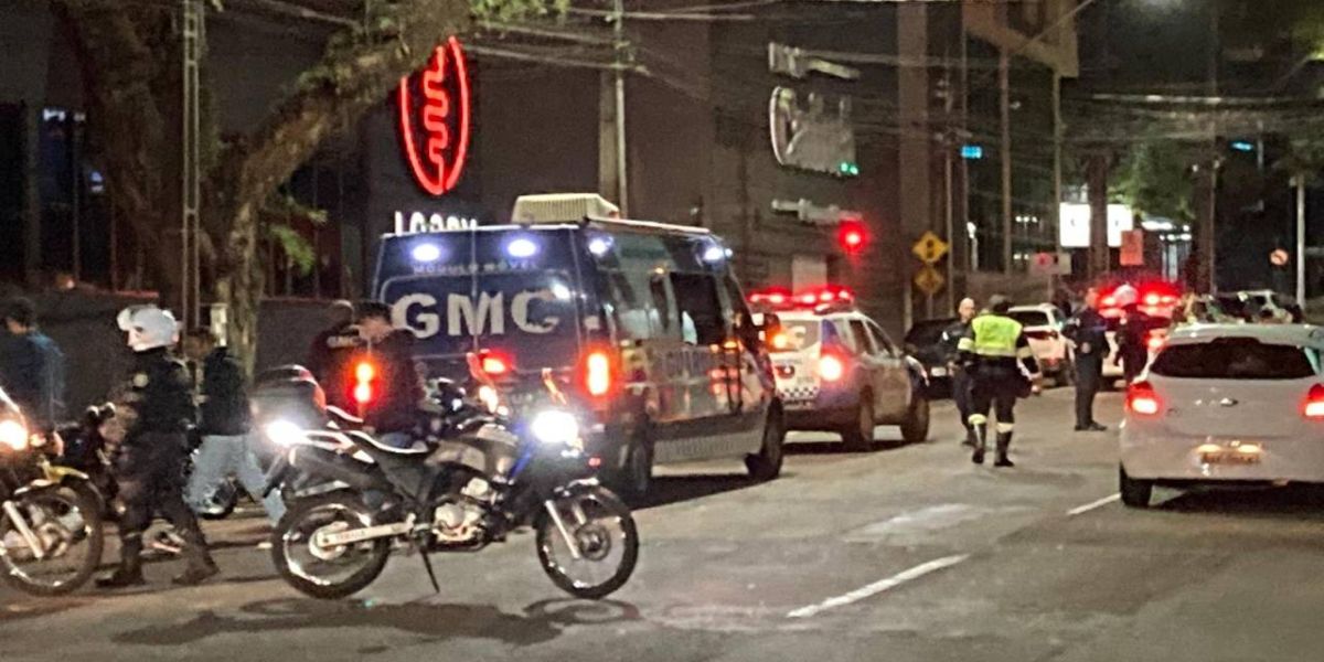 Guarda Municipal e a Transitar realizam operação de fiscalização e prevenção na Rua Paraná