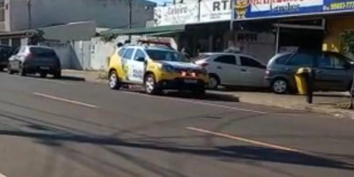 Homem é preso pela PM acusado de estuprar a sobrinha de 5 anos no Bairro Guarujá, em Cascavel