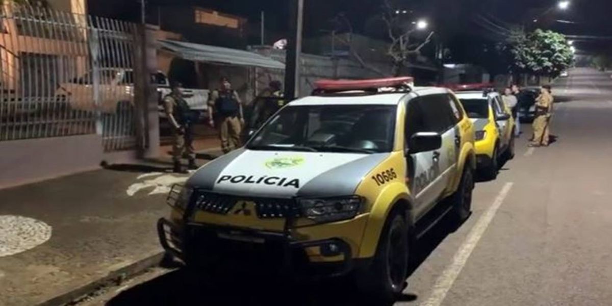 Mulher é agredida e tem cabeça raspada por agressor na Rua Castro Alves