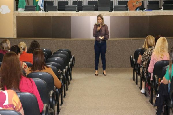 Novo Fundeb: Secretária Marcia detalha regulamentação da nova Lei em reunião na Amop