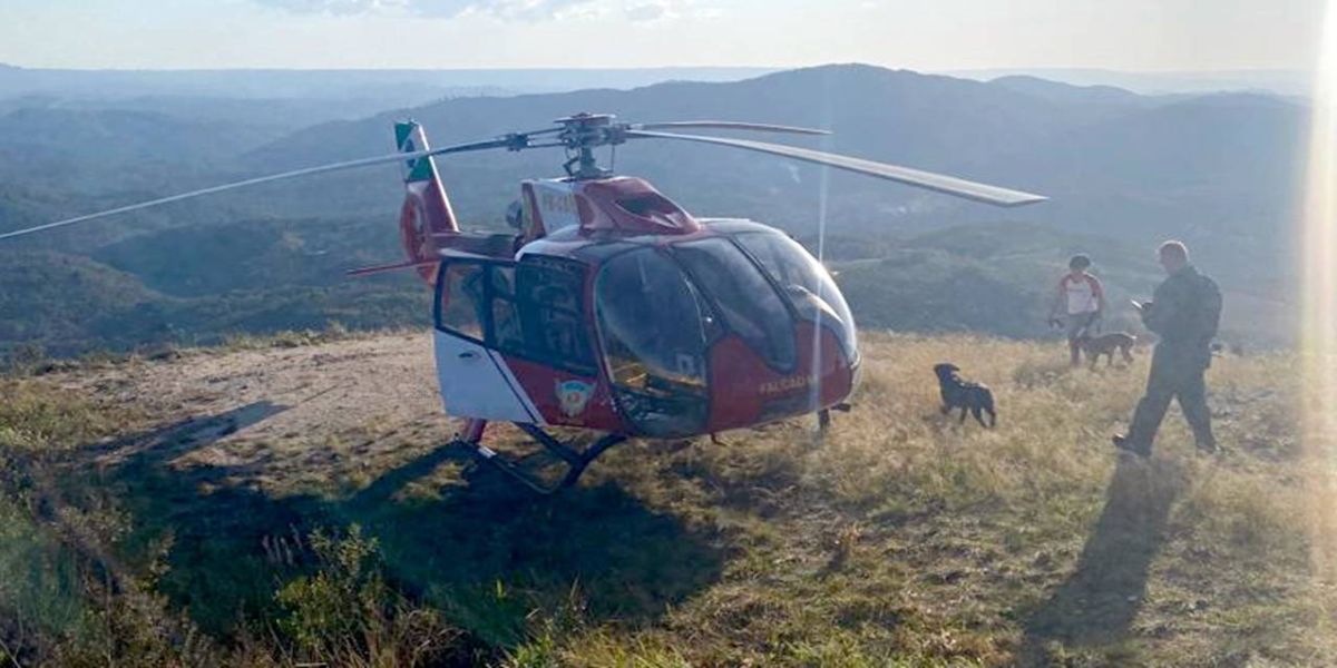 Bombeiros e BPMOA resgatam piloto de paraglider que se acidentou em Campo Largo