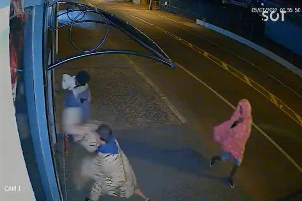 Imagem referente a notícia: O crime não dá trégua: Adega é alvo de tentativa de arrombamento em Cascavel