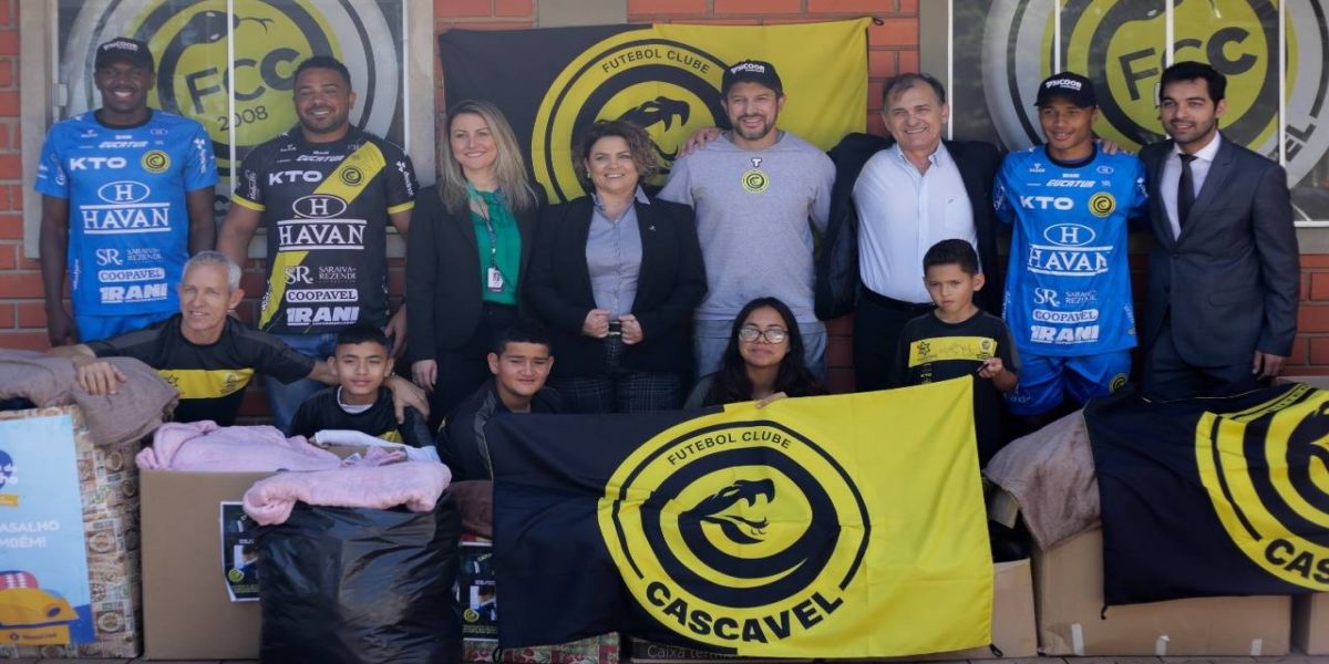 FC Cascavel arrecada mais de 10 mil peças na campanha do agasalho