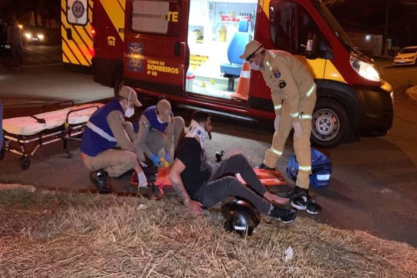 Imagem referente a notícia: Motociclista fica ferido em colisão de trânsito no Bairro Pacaembu