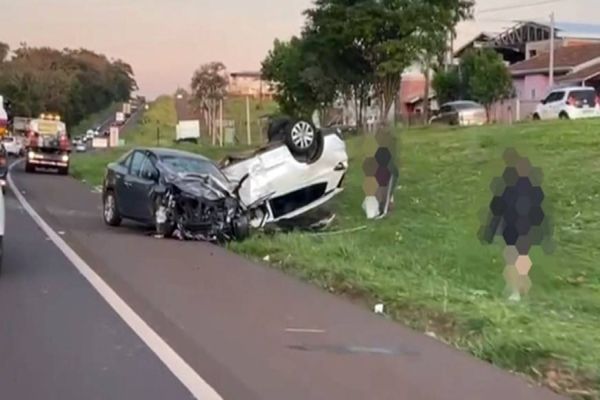 Imagem referente a notícia: Seis pessoas ficam feridas em grave acidente na BR-277, em Céu Azul