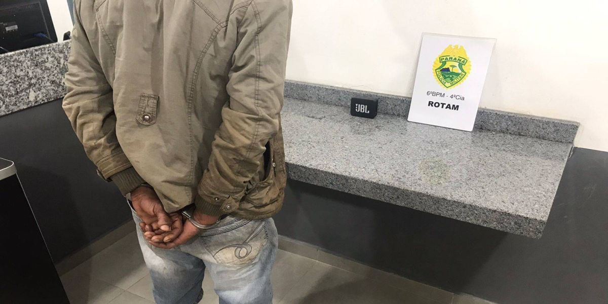 Homem é detido pela Polícia Militar após furtar barbearia no Bairro Periolo