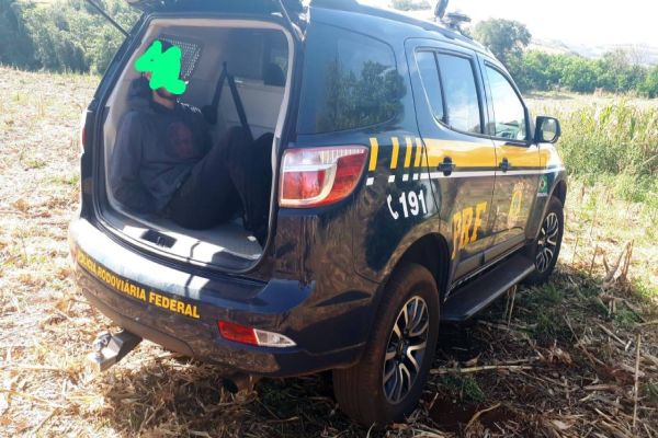 Imagem referente a notícia: Policiais localizam um dos assaltantes a banco em área rural de Iracema do Oeste