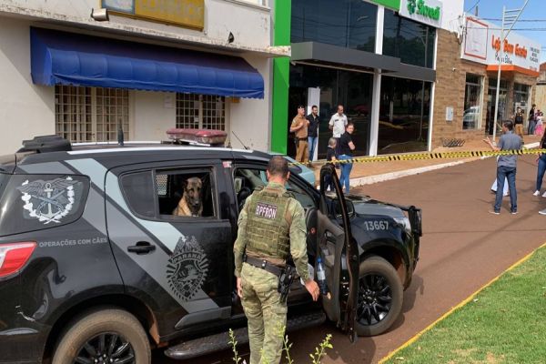 Imagem referente a notícia: Assalto a banco é registrada em Iracema do Oeste; funcionários são feitos de reféns