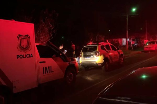 Imagem referente a notícia: Duas pessoas assassinadas em Salto do Lontra; O autor dos crimes fugiu antes da chegada da PM