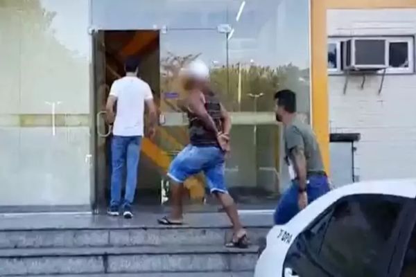 Criança era estuprada e mantida em cárcere privado por padrasto no RJ