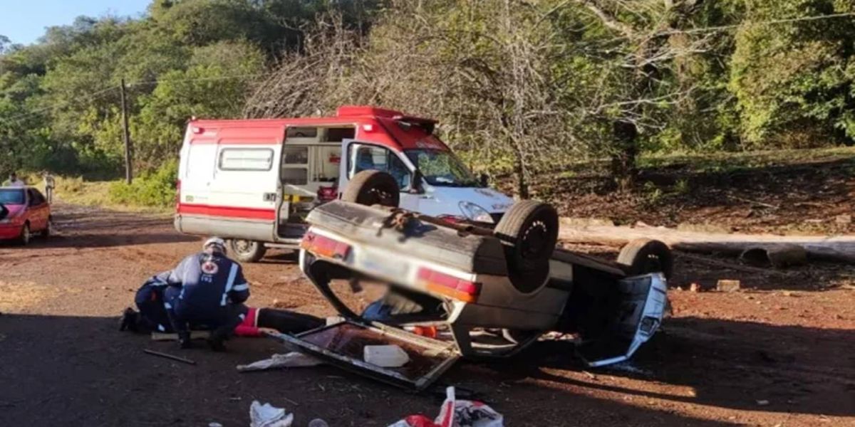 Capotamento é registrado na PR-471 próximo à Vila Santa Cruz em Catanduvas