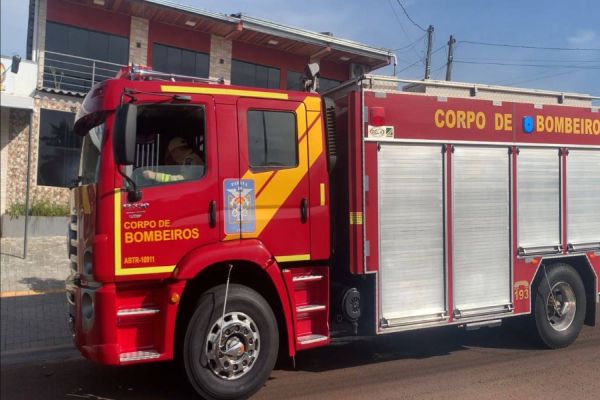 Imagem referente a notícia: Criança fica presa no banheiro e corpo de bombeiros é acionado no Jardim Clarito em Cascavel