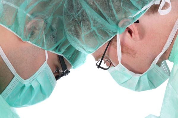 Com mais de 20 mil casos anuais, câncer de boca e laringe estão entre os mais comuns nos homens