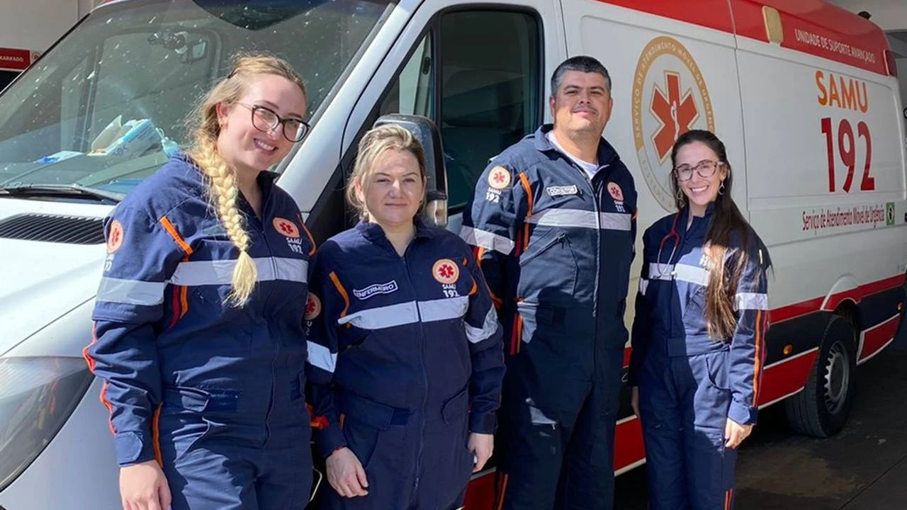 Foto relacionada a notícia: Bebê nasce dentro da ambulância do Samu, pouco antes de chegar ao Hospital Universitário
