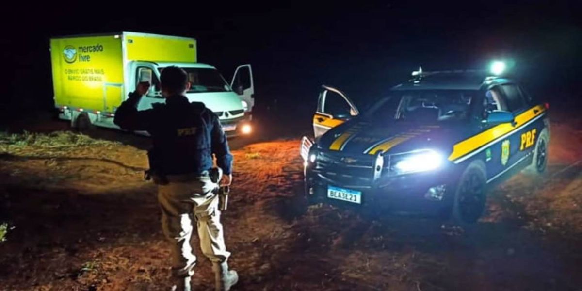 Carro carregado com encomendas do Mercado Livre é roubado na BR-277, em Candói