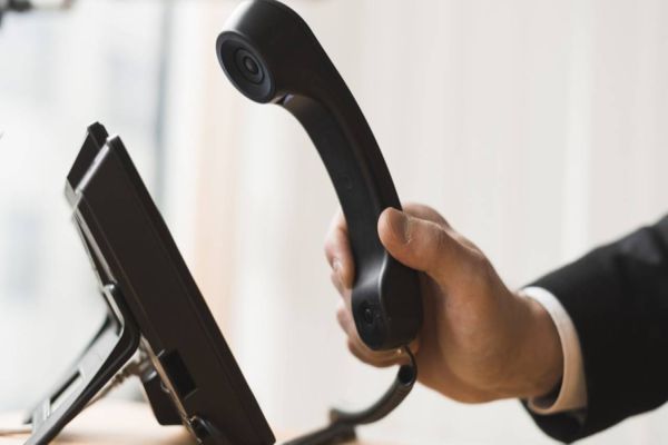 Desempregados não pagarão multa fidelidade de telefone, TV e internet