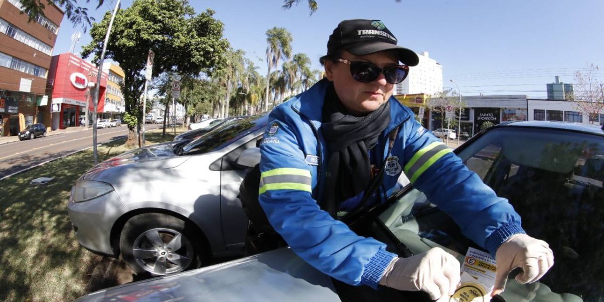 Transitar deixa recadinhos a motoristas incentivando a gentileza no trânsito de Cascavel