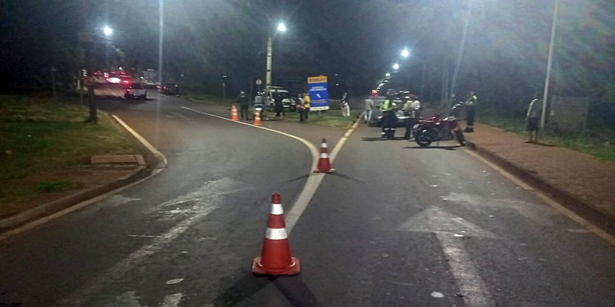 Dezessete condutores não regularmente habilitados e sete embriagados são autuados em blitz