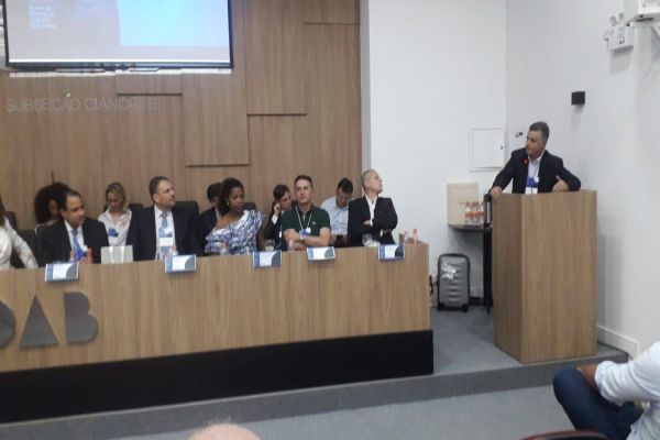 Imagem referente a notícia: Gallio defende voto direto na OAB  ao presidente do Conselho Federal