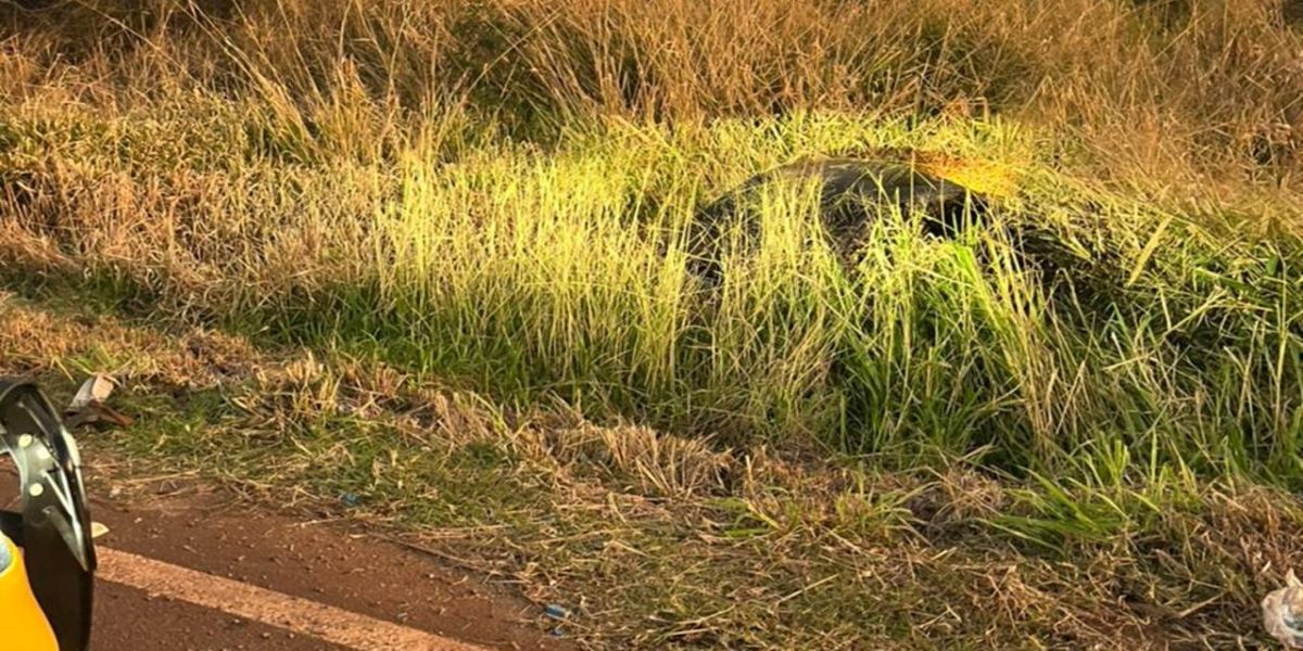 Jovem é preso com veículo carregado com cigarros contrabandeados, após saída de pista na BR-467
