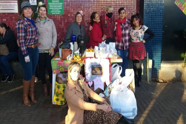 Pacientes e acompanhantes recebem diariamente café da manhã promovido por grupos voluntários
