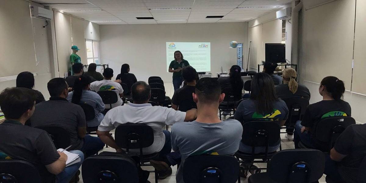 Meio Ambiente ministra formação sobre coleta seletiva e destinação adequada dos resíduos