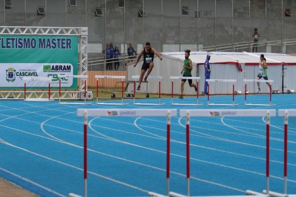 Cerca de 250 atletas participam do Campeonato Paranaense de Atletismo em Cascavel