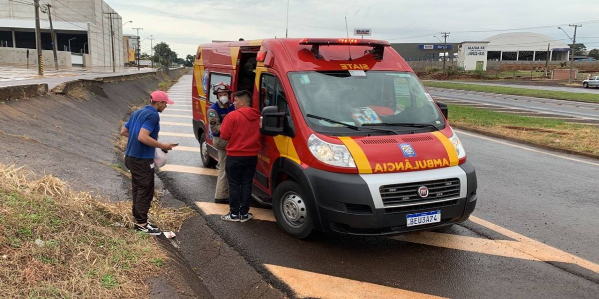 Ciclista de 22 anos é atropelada por veículo na BR-277, em Cascavel
