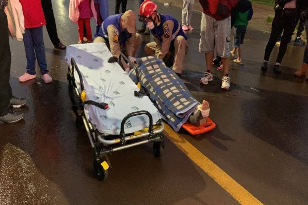 Imagem referente a notícia: Idosa sofre fratura na perna esquerda após acidente no Jardim Riviera